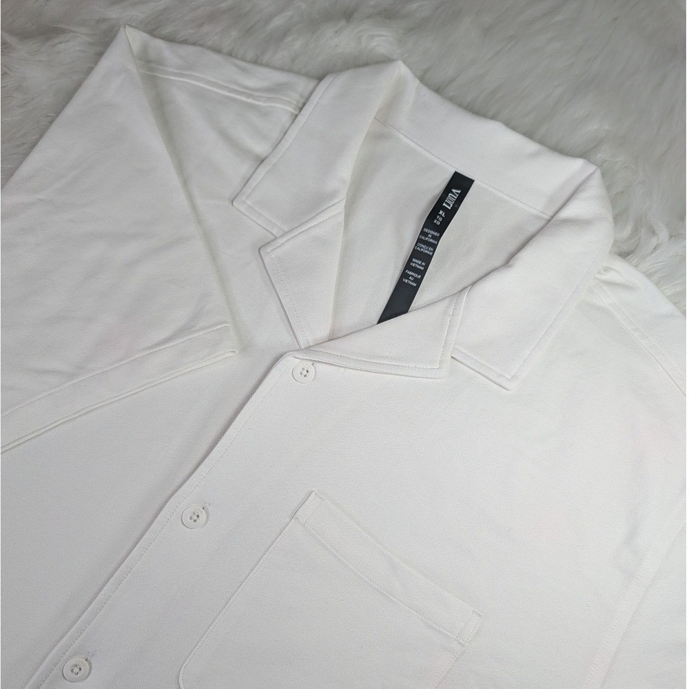 Vuori Button Down Shirt Mens XL White Short Sleeve Camp Collar Pique Knit